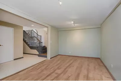 333 Mayfair Drive N, New York City, NY 11234 - Photo 11