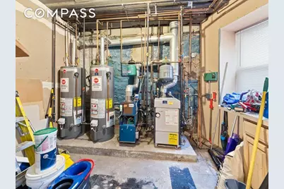 1961 Wallace Avenue, New York City, NY 10462 - Photo 41