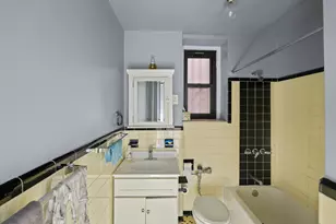 135 W 58th St, New York City, NY 10019 - Photo 5