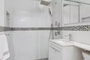 520 E 76th St, New York City, NY 10021 - Photo 7