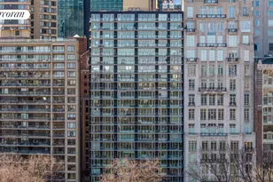 210 Central Park S, New York City, NY 10019 - Photo 19