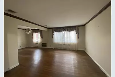 64-34 Cloverdale Boulevard, New York City, NY 11364 - Photo 3