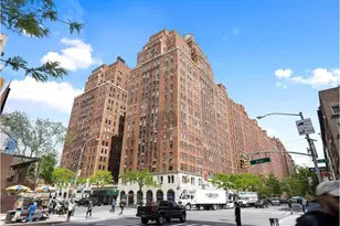 405 W 23rd St, New York City, NY 10011 - Photo 9