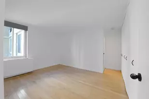 220 E 65th St, New York City, NY 10065 - Photo 11