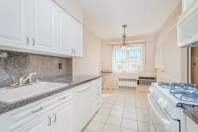 2509 E 29th Street, New York City, NY 11235 - Photo 15