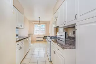 2509 E 29th St, New York City, NY 11235 - Photo 13