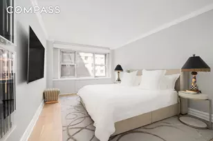 77 W 55th St, New York City, NY 10019 - Photo 9