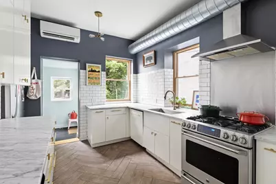 28 Stephens Court, New York City, NY 11226 - Photo 3