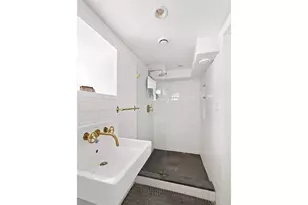 28 Stephens Ct, New York City, NY 11226 - Photo 13