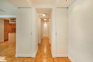 315 W 70th St, New York City, NY 10023 - Photo 5