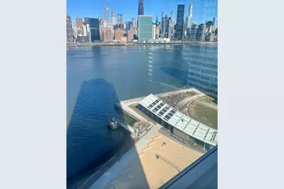 5241 Center Boulevard #1410, New York City, NY 11101 - Photo 15