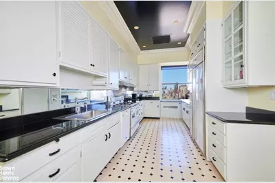 550 Park Avenue #16C, New York City, NY 10065 - Photo 5