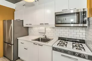 561 41st St, New York City, NY 11232 - Photo 9