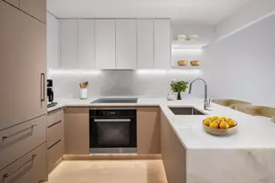 355 W 39th St, New York City, NY 10018 - Photo 3