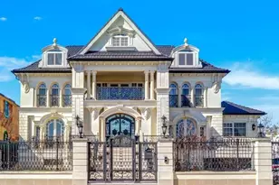 176 Irwin St, New York City, NY 11235 - Photo 3