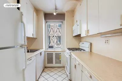 135 E 71st Street #2D, New York City, NY 10021 - Photo 3