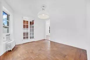 261 W 22nd St, New York City, NY 10011 - Photo 5