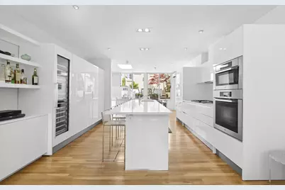 152 E 63rd Street #2, New York City, NY 10065 - Photo 1