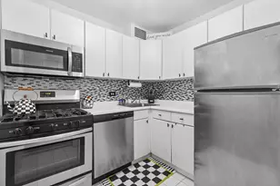 370 E 76th St, New York City, NY 10021 - Photo 3