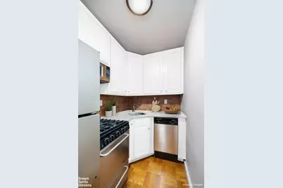 230 E 15th Street #5J, New York City, NY 10003 - Photo 5