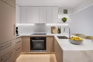 355 W 39th St, New York City, NY 10018 - Photo 3