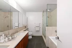 255 Hudson St, New York City, NY 10013 - Photo 7