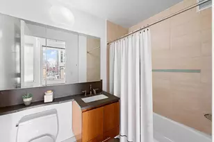 255 Hudson St, New York City, NY 10013 - Photo 9