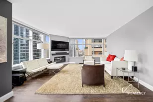 160 W 66th St, New York City, NY 10023 - Photo 3