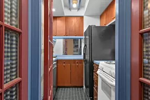 220 E 57th St, New York City, NY 10022 - Photo 9