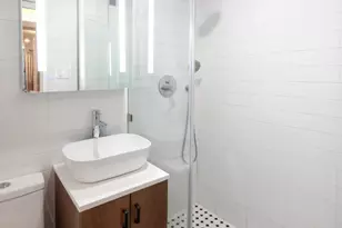 321 E 71st St, New York City, NY 10021 - Photo 5