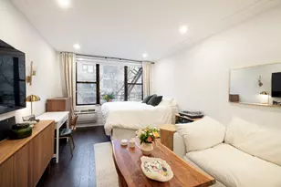 321 E 71st St, New York City, NY 10021 - Photo 3