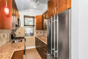67-25 Clyde St, New York City, NY 11375 - Photo 9