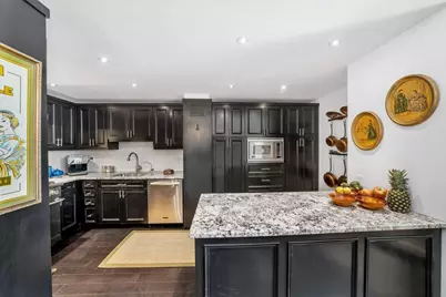 207 E 74th Street #7F, New York City, NY 10021 - Photo 5