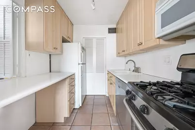 315 E 70th Street #12R, New York City, NY 10021 - Photo 3