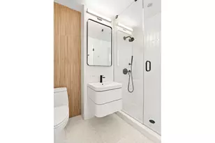 432 W 52nd St, New York City, NY 10019 - Photo 3