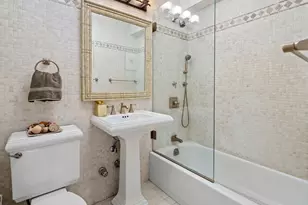 400 E 54th St, New York City, NY 10022 - Photo 15