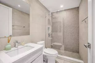 330 E 38th St, New York City, NY 10016 - Photo 9