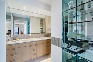 255 E 49th St, New York City, NY 10017 - Photo 7