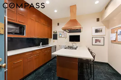 563 Park Avenue #4E, New York City, NY 10065 - Photo 13