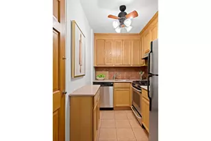 251 E 51st St, New York City, NY 10022 - Photo 5