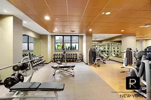 330 E 38th St, New York City, NY 10016 - Photo 15