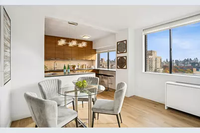 45 W 67th Street #22B, New York City, NY 10023 - Photo 3