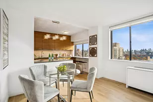 45 W 67th St, New York City, NY 10023 - Photo 3