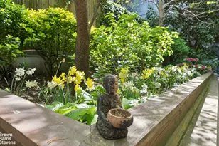 353 W 11th St, New York City, NY 10014 - Photo 13