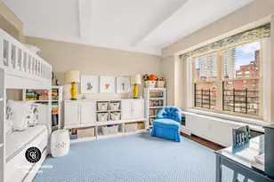 215 E 72nd St, New York City, NY 10021 - Photo 9