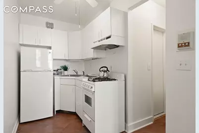 132 W 71st Street #3, New York City, NY 10023 - Photo 3