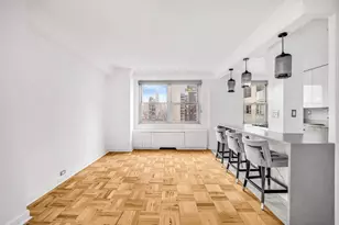 300 E 40th St, New York City, NY 10016 - Photo 7