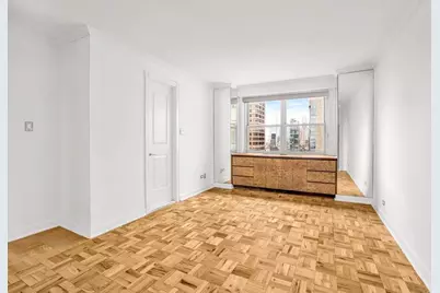 300 E 40th Street #32K, New York City, NY 10016 - Photo 13