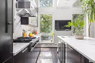 262 W 25th St, New York City, NY 10001 - Photo 3