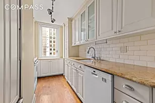 245 E 54th St, New York, NY 10022 - Photo 3